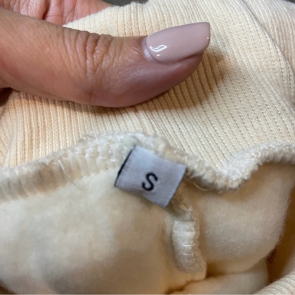 Muse Cream Colored Sweat Shorts Size Small - Picture 4 of 4